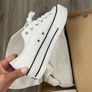 CONVERSE CHUCK TAYLOR PLATFORM OXFORD SNEAKER - WOMEN'S